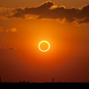 Annular_eclipse_ ring_of_fire .jpg