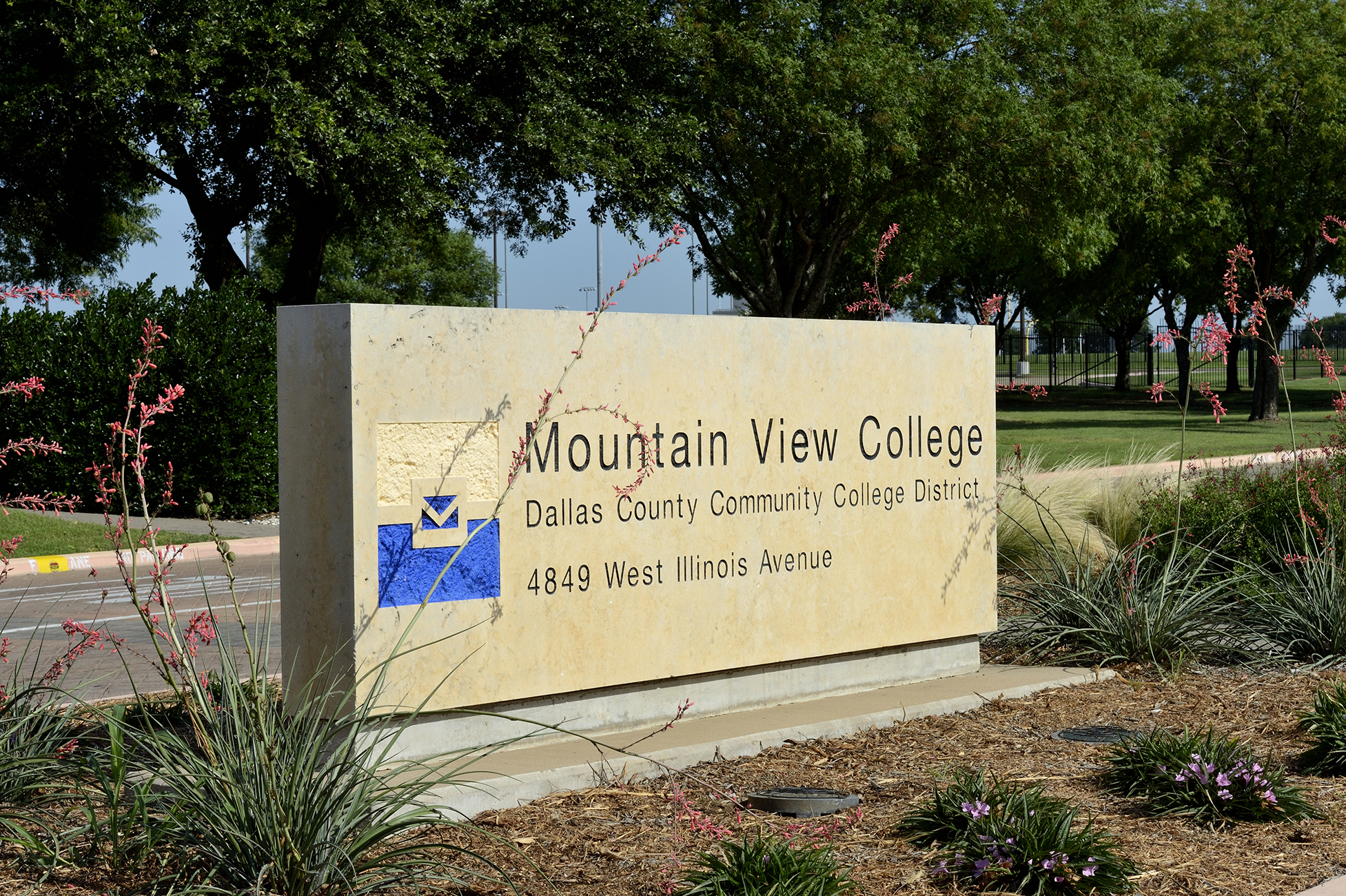 Mountain View Campus   Campus only open from 20   20 p.m.
